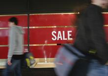 Shopping in the January sales